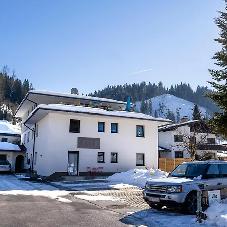 Tirola Bude Resi 1 Apartment *
