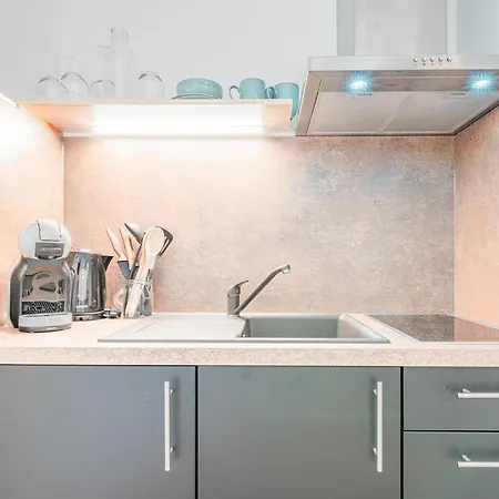 Tirola Bude Resi 1 *